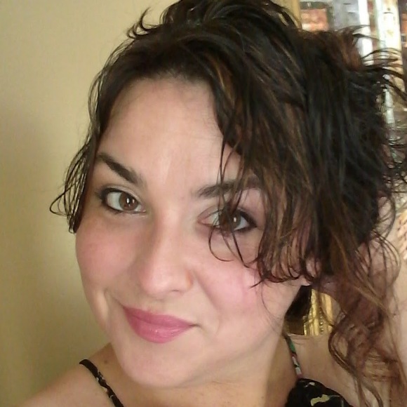 Meet your Posher, Amanda - Picture 1 of 1